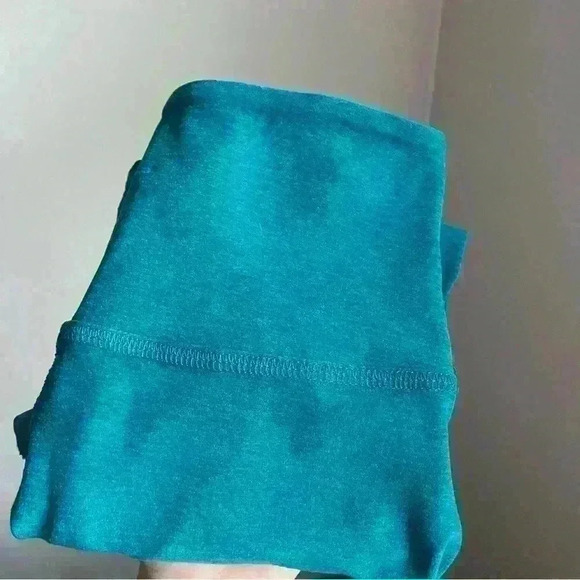 BEYOND YOGA Teal Capri Leggings SIZE XS - Picture 2 of 6